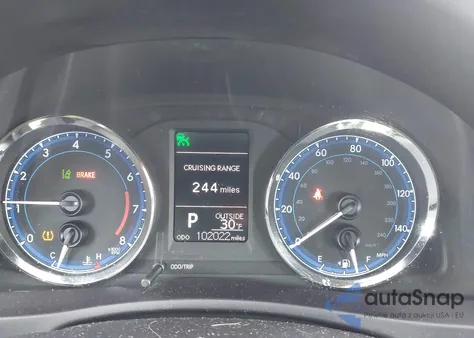 2018 Toyota Corolla Le z USA, uszkodzony, nr VIN 5YFBURHE7JP814395